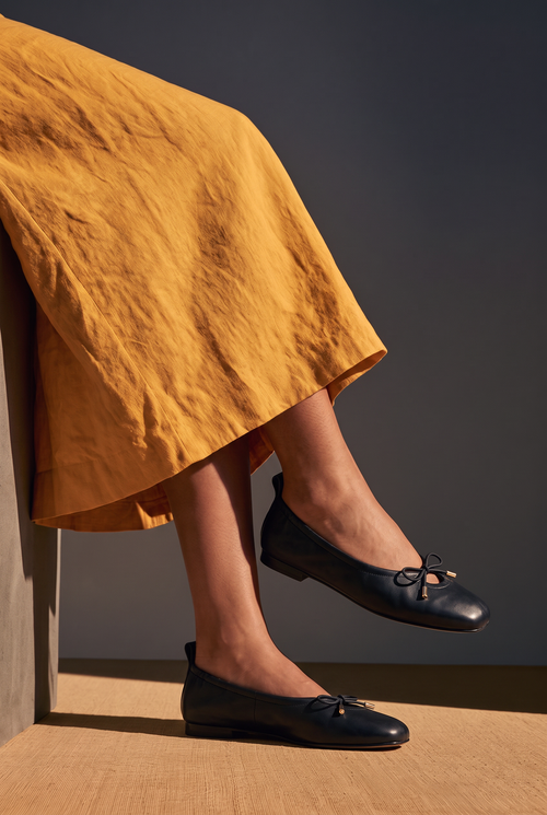 Ballerines Colette coloris Noir - portée, gros plan sur les pieds