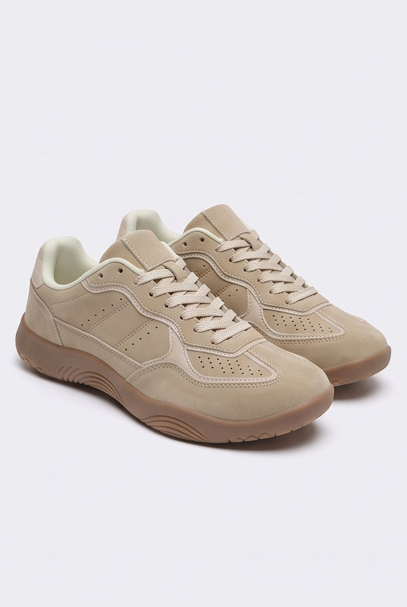 Baskets Rétro coloris Beige - vue de trois quarts, la paire