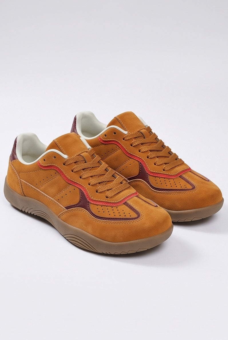 Baskets Rétro coloris Orange - vue de trois quarts, la paire