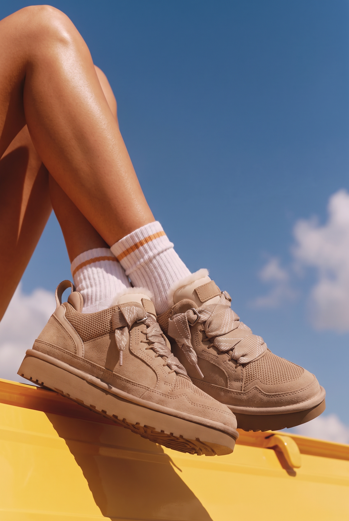 Baskets Romane coloris Sable - portée, gros plan sur les pieds